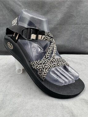 Chaco Z/2 Classic Sandals Women’s Size 8 Black White Geometric Pattern Outdoor